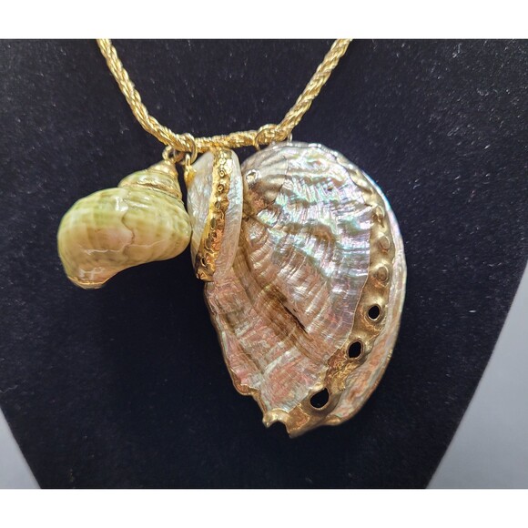 Vintage 1970s Bozart Made in Italy Shell Trio Necklace - Picture 1 of 5